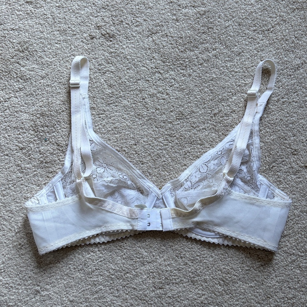 Lace Underwire Bra Size 36B - Picture 4 of 9